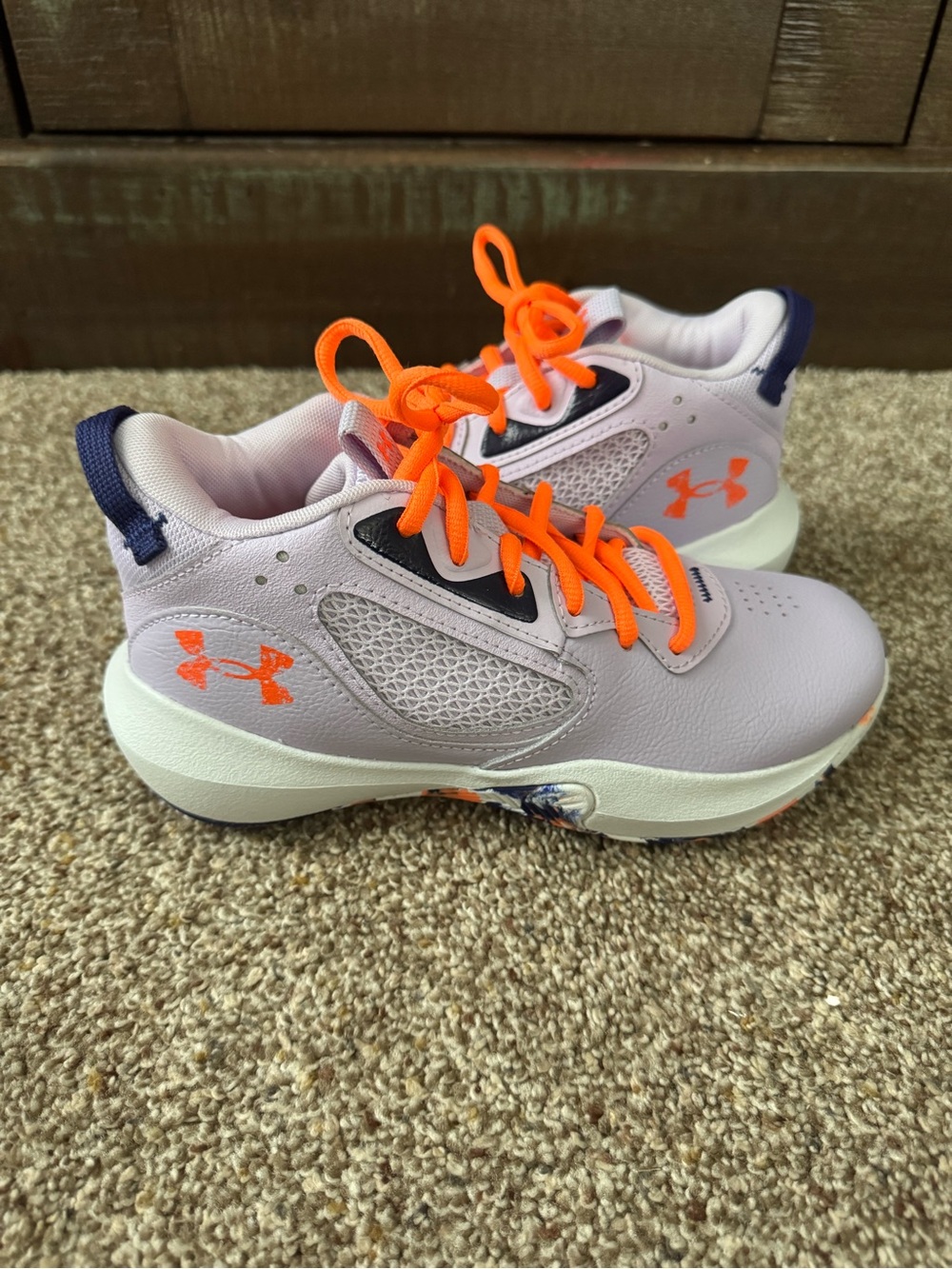 NWOT Kids Under Armour Lockdown 6 Basketball Shoes - Size 4